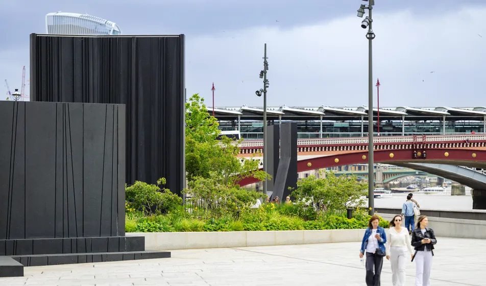 Bazalgette Embankment, Blackfriars, London - Tideway